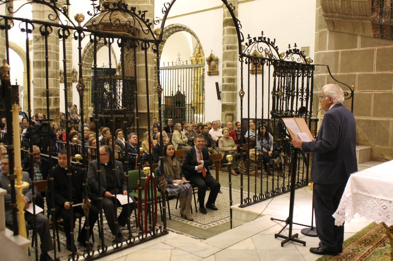 Inauguración de la nueva iluminación de la iglesia de San Miguel